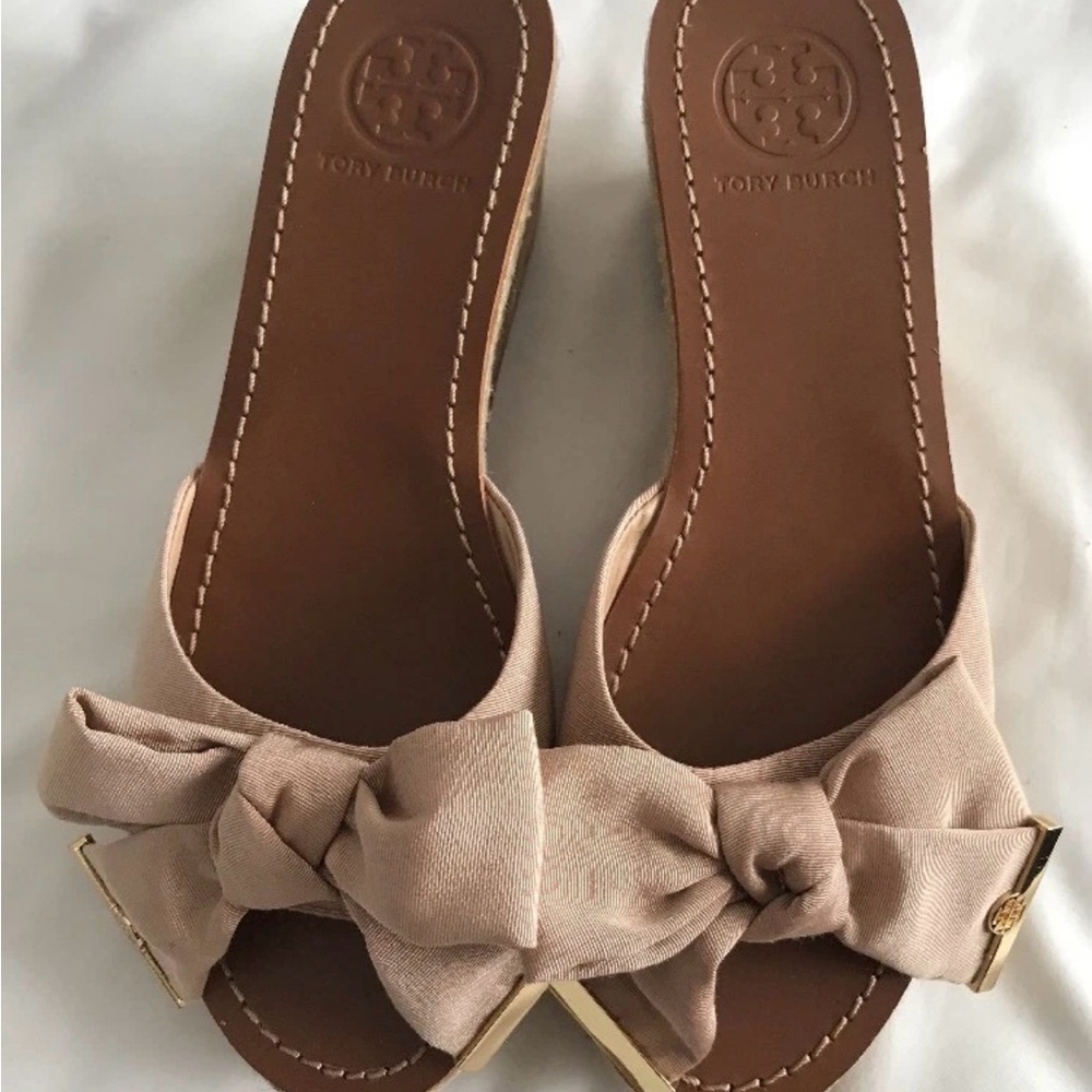 Tory Burch Women's Cream Bow Slide wedge 7